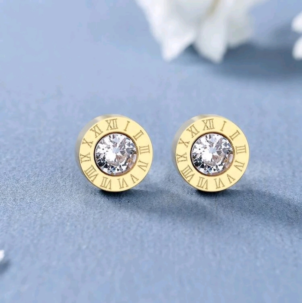 Gold stud earrings rhinestone Roman numerals stainless steel elegant - Picture 3 of 8